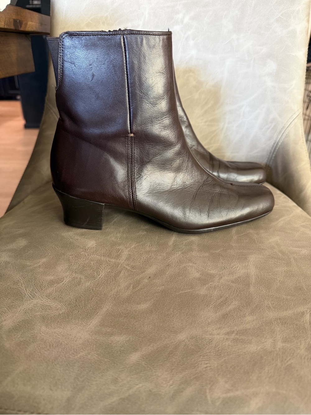 Munro Brown Leather Mid-Heel Ankle Boots